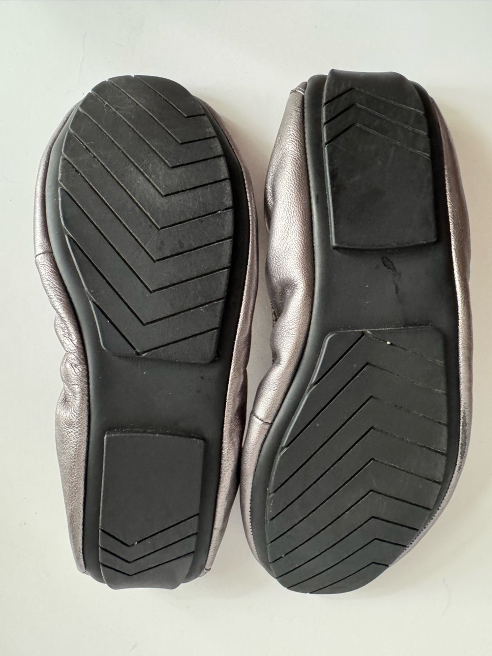 Me Too Halle 2.0 Metallic Pewter Leather Ballet Flats Size 8.5 - Picture 12 of 12